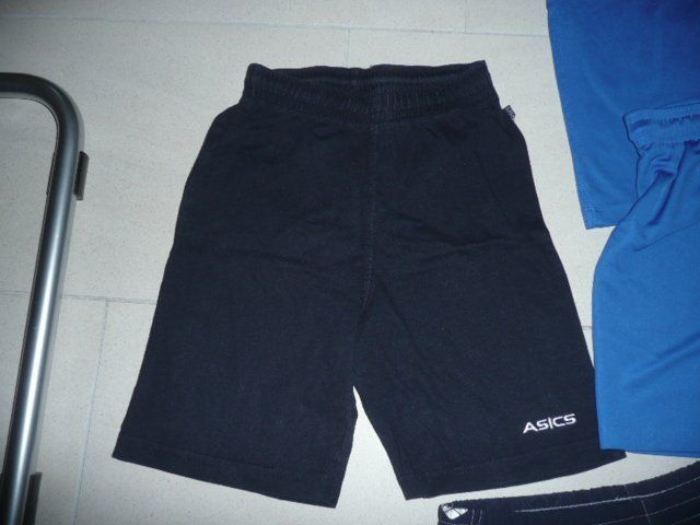 Nike Lotti & Set di vestiti: 4-teiliges Kleidersportpaket ca Gr. 140 – Usato da Zug venduto da falama 2