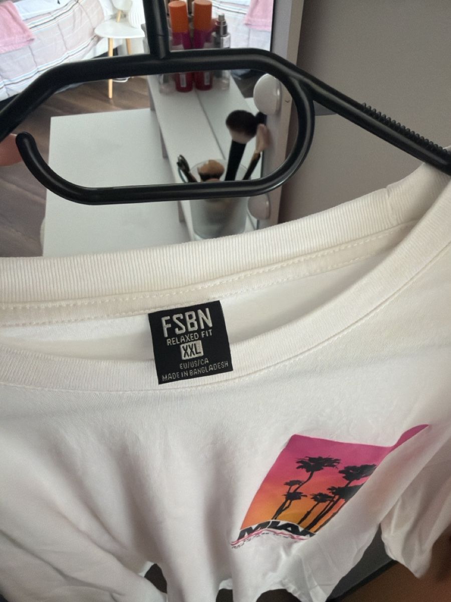 T-shirt: t-shirt over size – Nuovo (secondo la descrizione) da Sion venduto da tatiana.1508 2