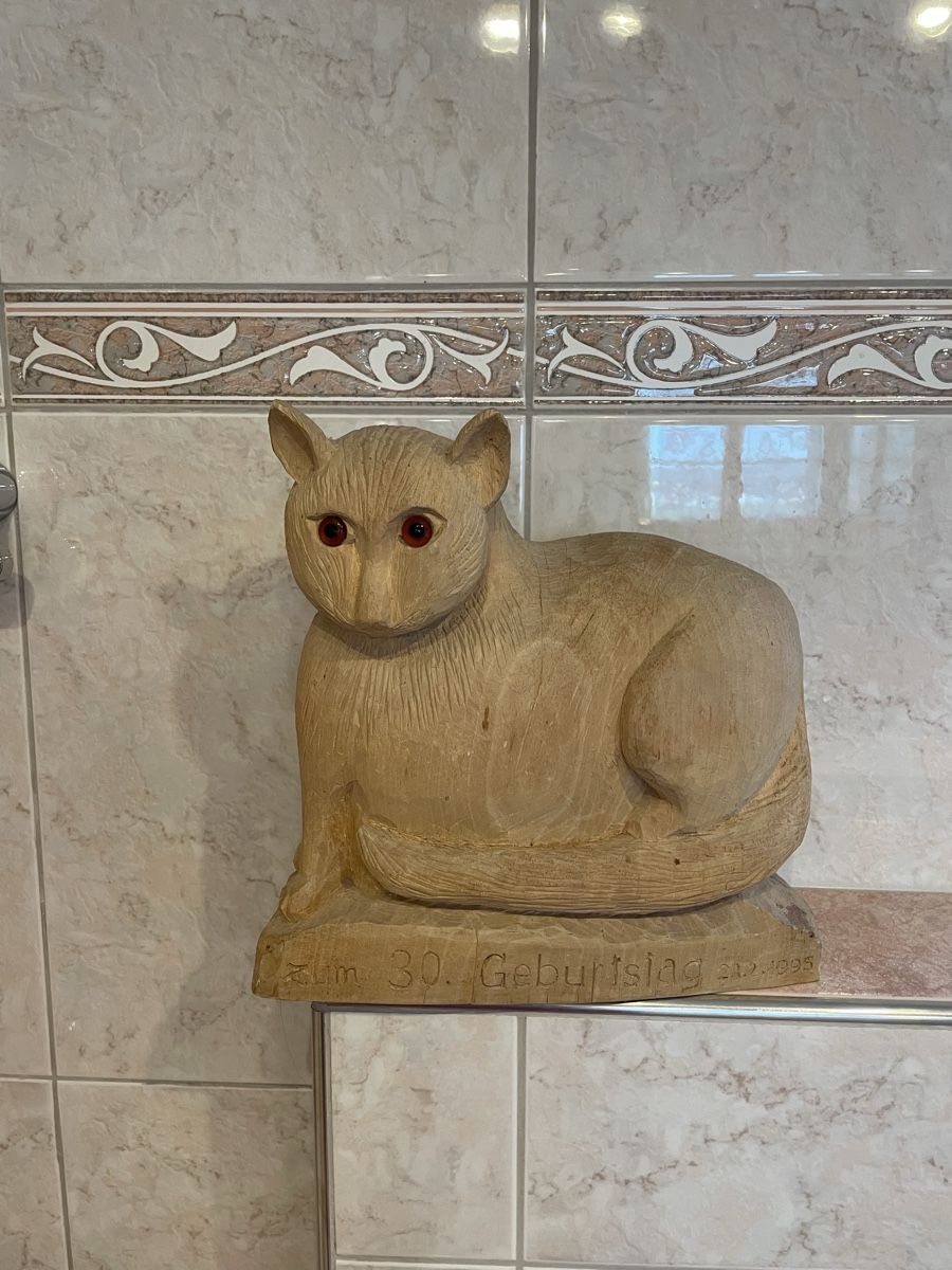 Figurines: Katze aus Holz geschnitzt – D'occasion à Felben-Wellhausen par pisa08 1