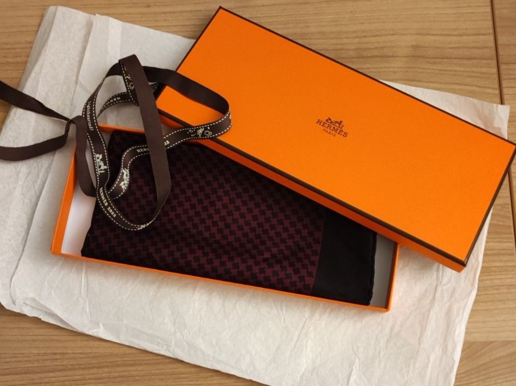 Hermès Foulard & Sciarpe: Hermès gavroche (X2) – Usato da Zug venduto da LindaManga