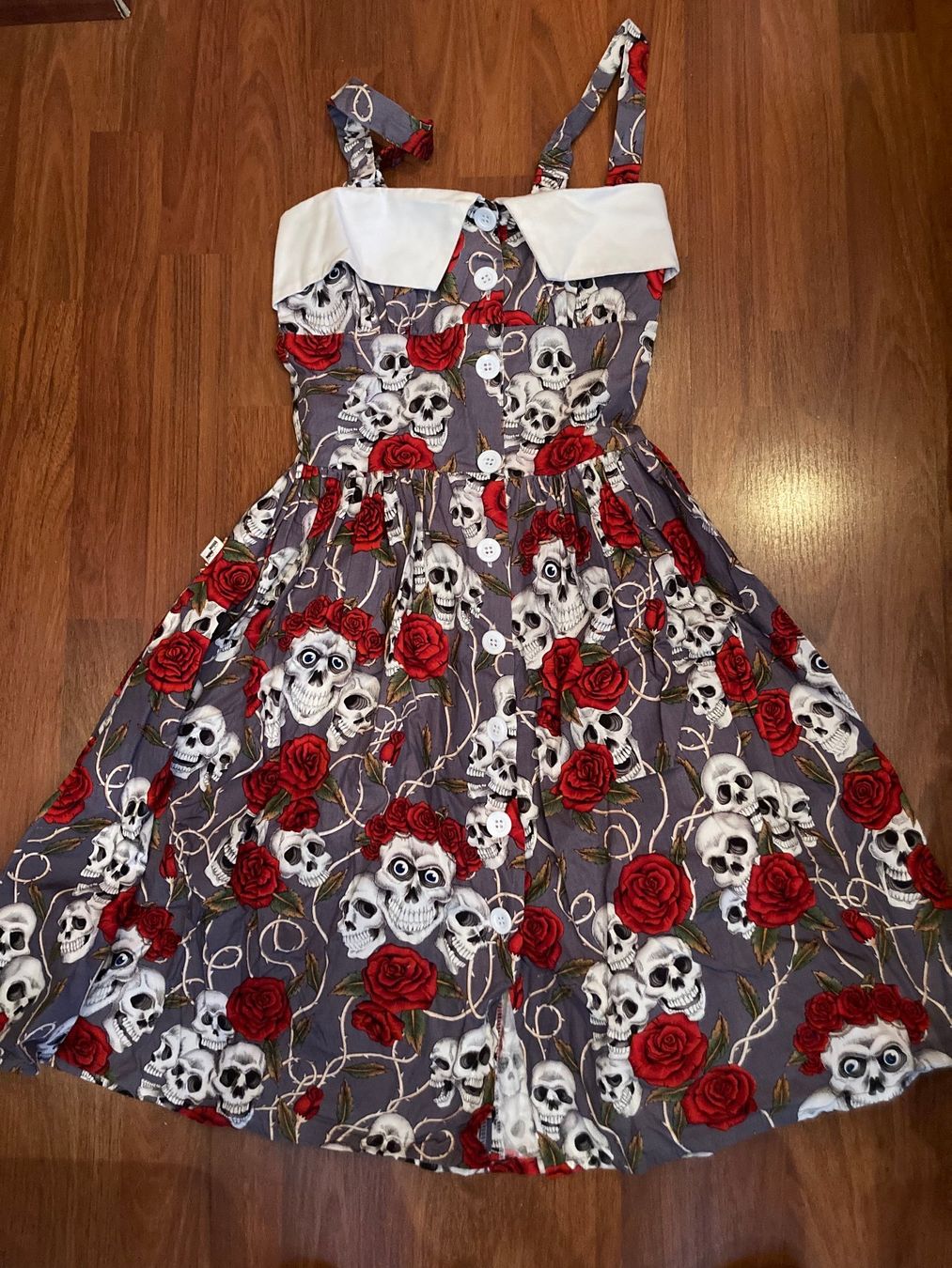 Kleider: Petticoat Kleid Totenköpfe mit Rosen – Neu (gemäss Beschreibung) aus Unterseen von amj_zz7j