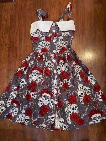 Petticoat Kleid Totenköpfe mit Rosen