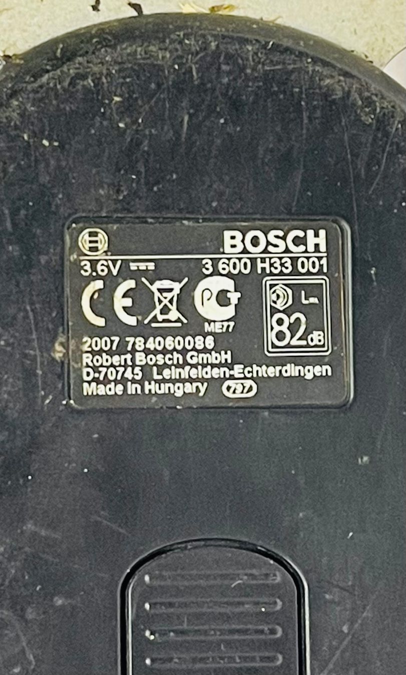 Bosch Tutti gli attrezzi: Bosch Isio Akku Gras- und Strauchschere Set – Usato da Olten venduto da ELHANDEL 3