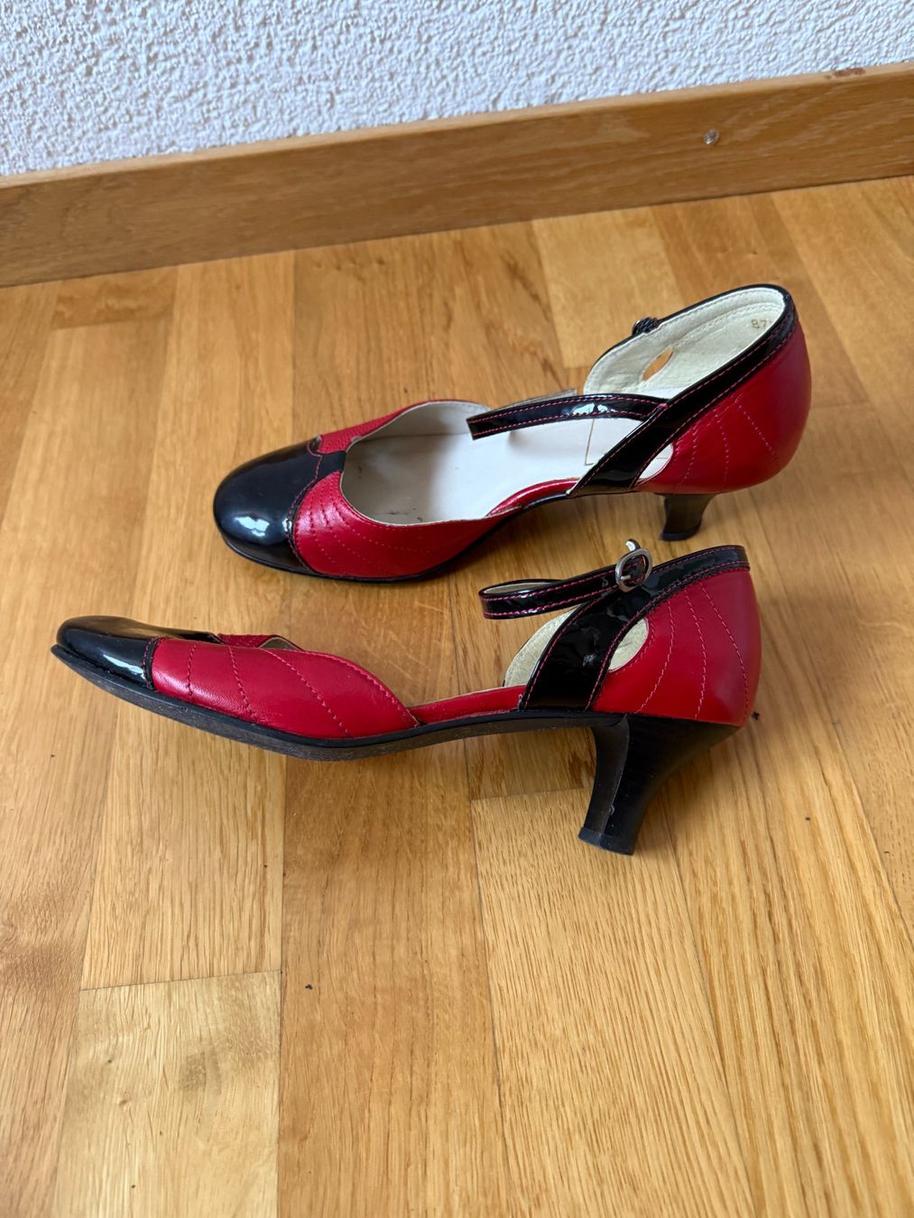 Damenschuhe: Tanzschuhe, Rot-Schwarz, 38 – Gebraucht aus Wichtrach von cimora 3
