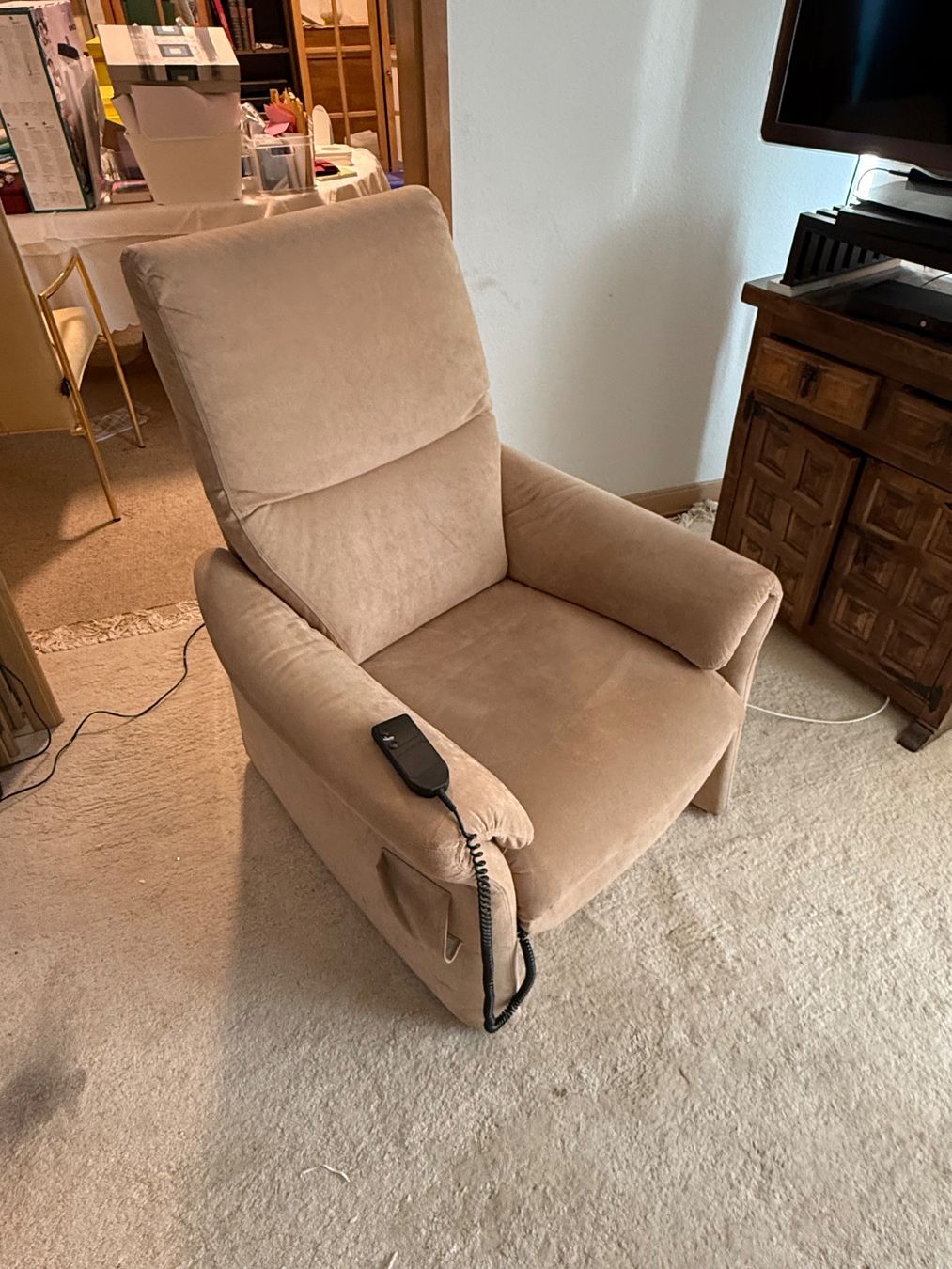 Sessel: Elektrischer Fernseh-Sessel beige, gebraucht – Gebraucht aus Nussbaumen AG von 10malweniger
