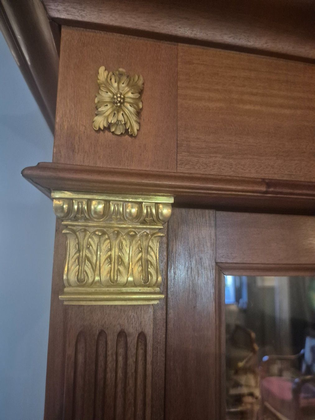 Vetrine: Exceptionnel meuble vitrine Empire – Usato da Morgins venduto da pmd_px9d 4