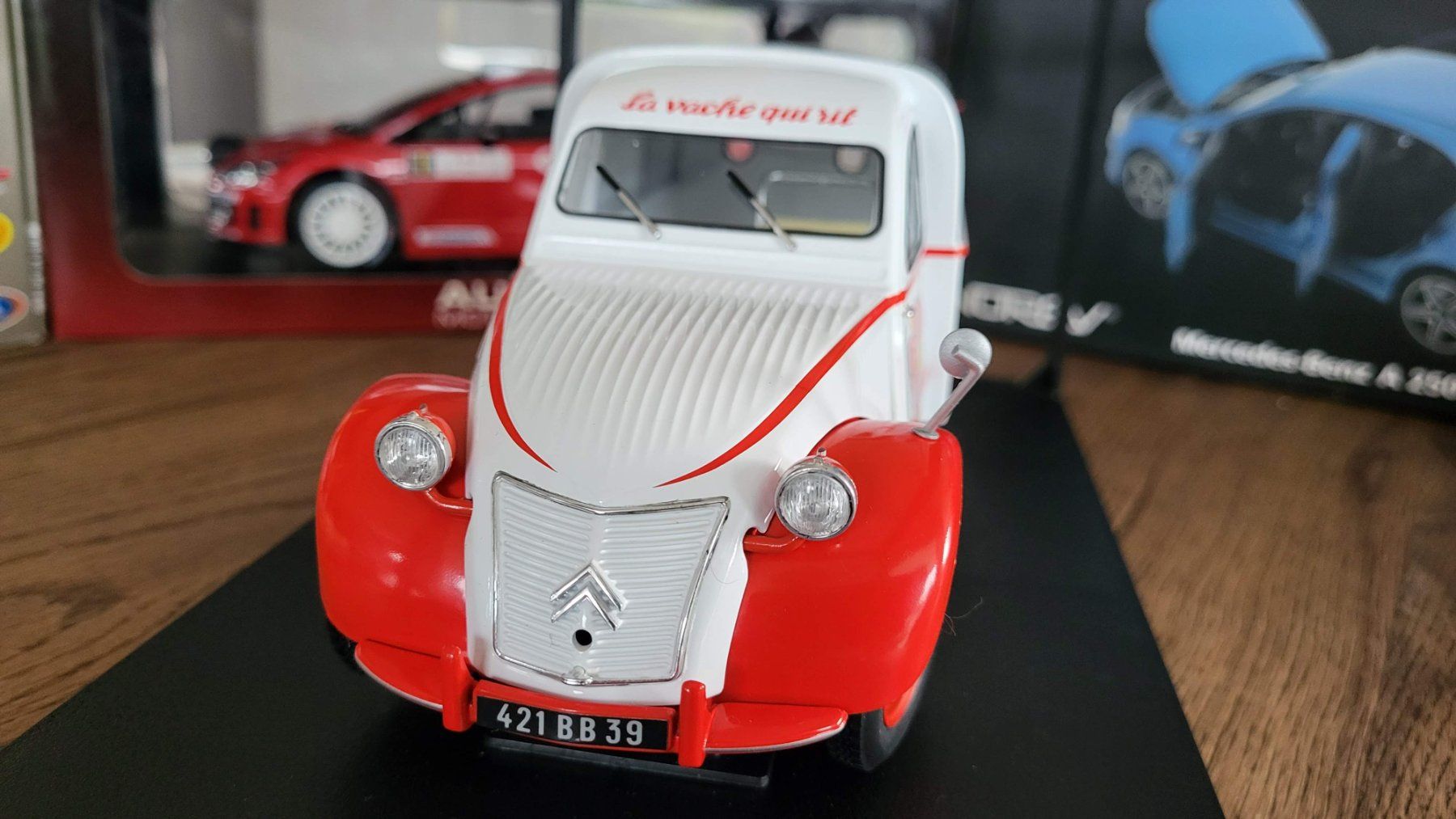 Norev Modellini d'auto: Citroën 2 CV Fourgonnette La Vache 1:18 Norev – Usato da Rothrist venduto da Juana5 1