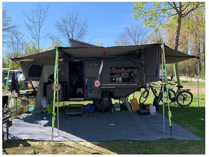 Camping Fahrzeuge: Off-Road-Wohnwagen Conqueror UEV 490 Platinum – Gebraucht aus Himmelried von Himmeli61 3