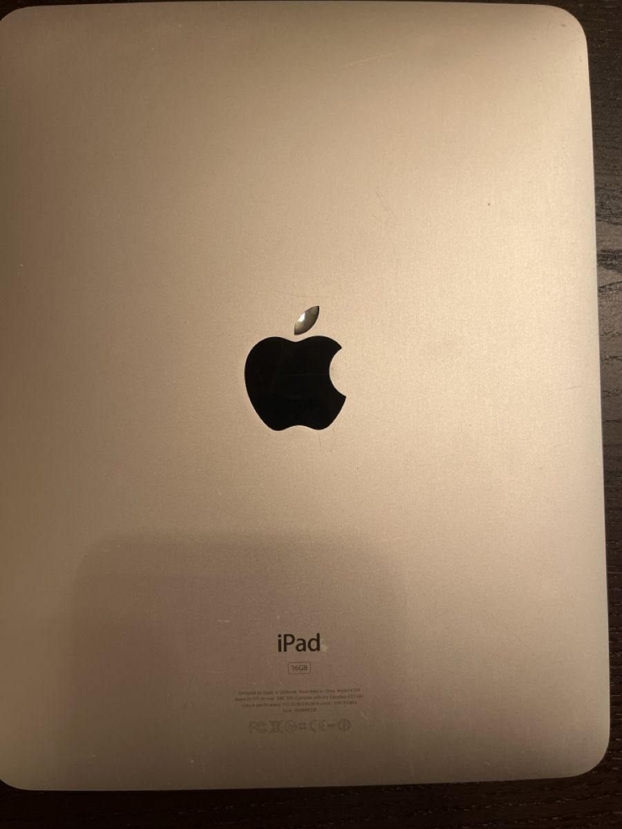Apple Tablet PC: Altes Ipad 1 – Gebraucht aus Einsiedeln von sandramon 2