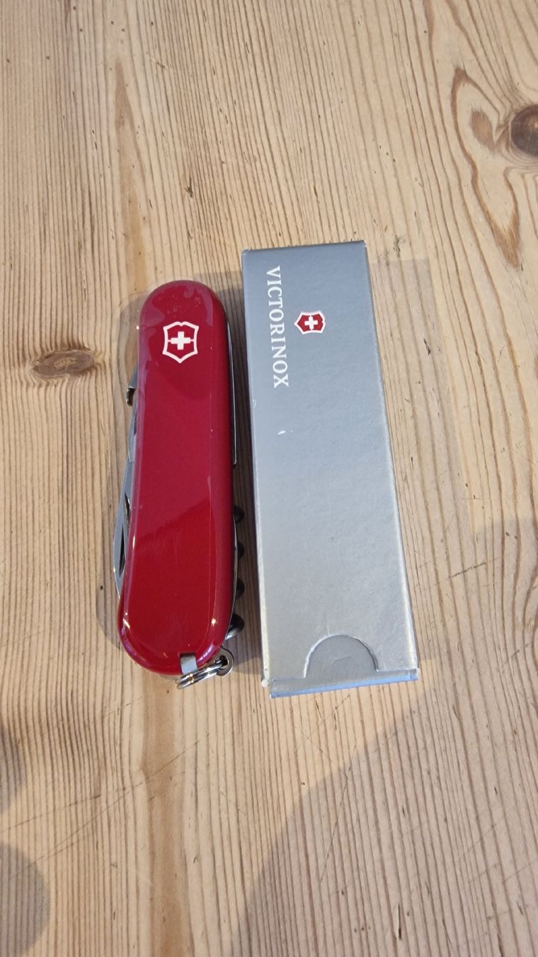 Victorinox Taschenmesser: Victorinox Evolution S101 Red – Neu und originalverpackt aus Rhäzüns von Stephan048