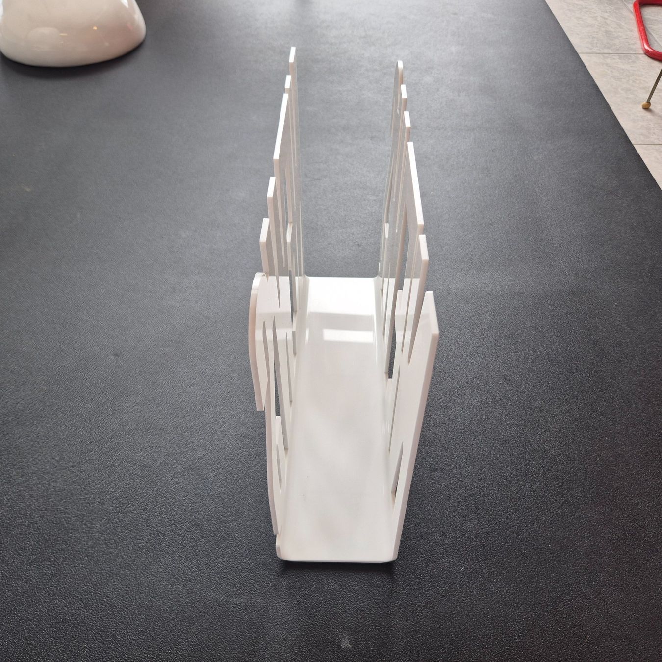 Sonstiges für Haushalt & Wohnen: News Acryl weiss Magazin Rack Plexiglas Zeitungsständer – Gebraucht aus Nottwil von Wondewa-Shop 7