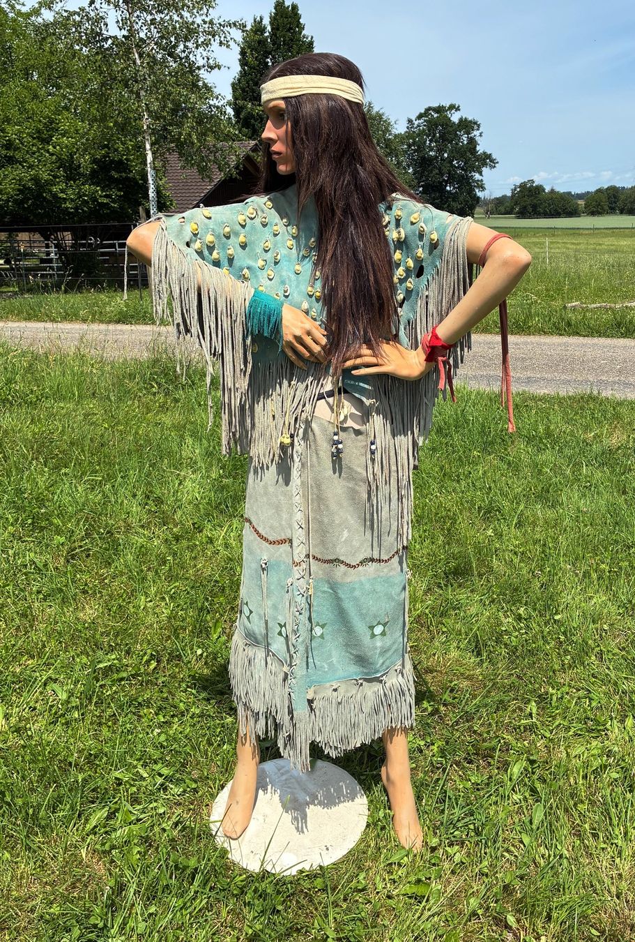 Statuette: Indianer Frau Sioux – Usato da Bäretswil venduto da robsonantik 1