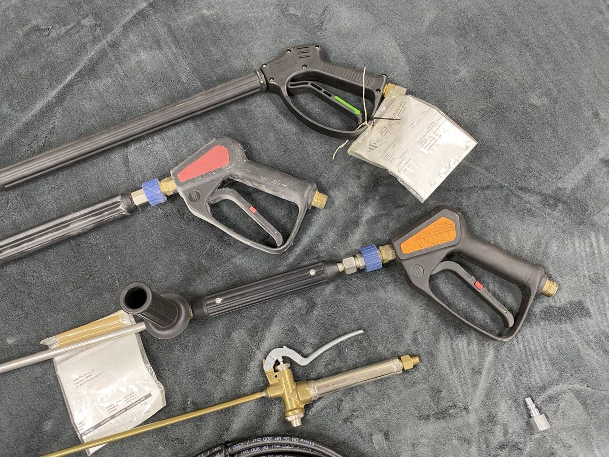 Tutti gli attrezzi: Verschiedene Lanzen mit viel Zubehör  – Usato da Hägglingen venduto da Karin0802 7