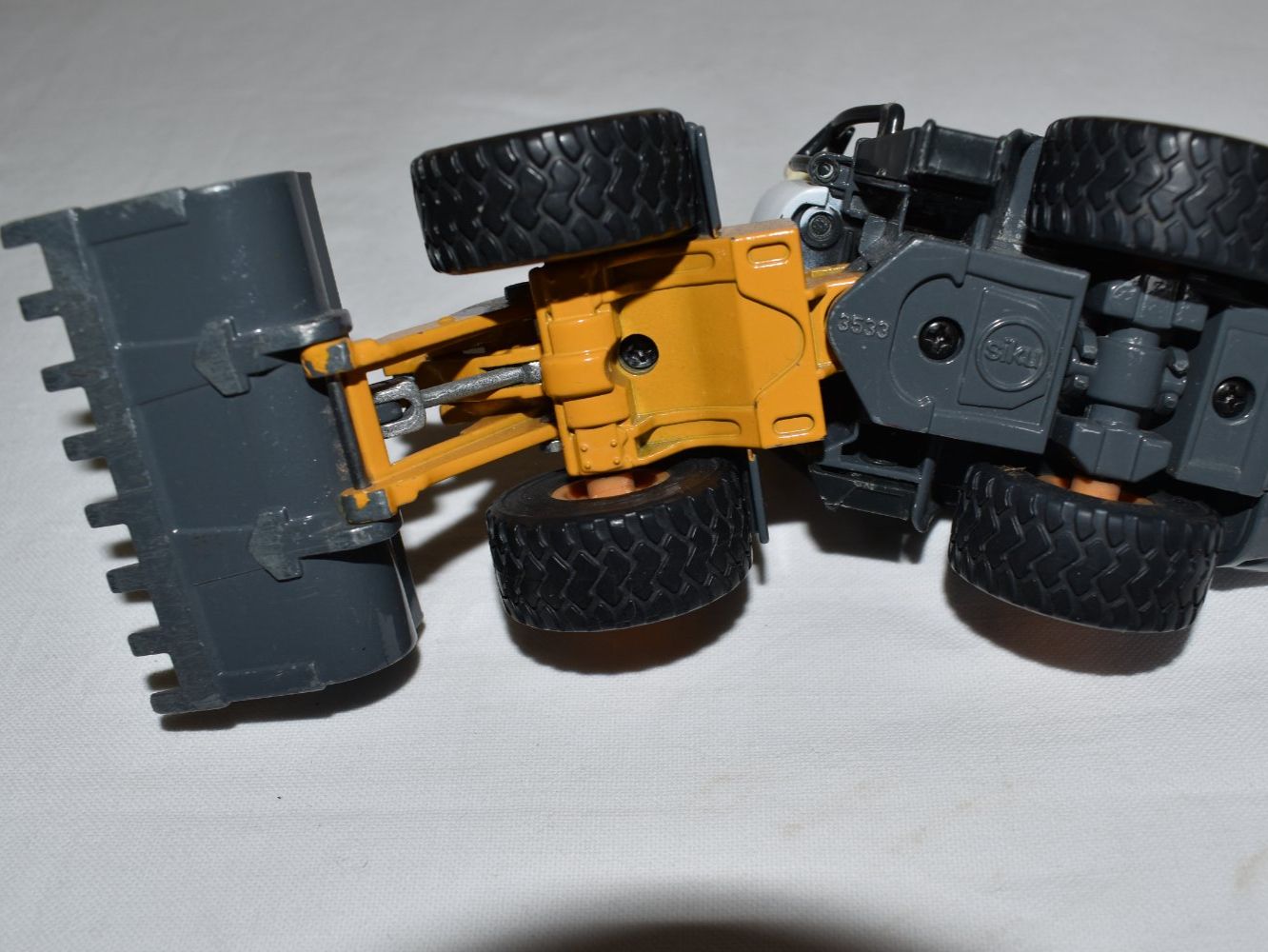 Siku Modellini d'auto: Siku 3533 Liebherr 580 Radlader Modellauto – Usato da Speicher venduto da Indigoblau_3 7