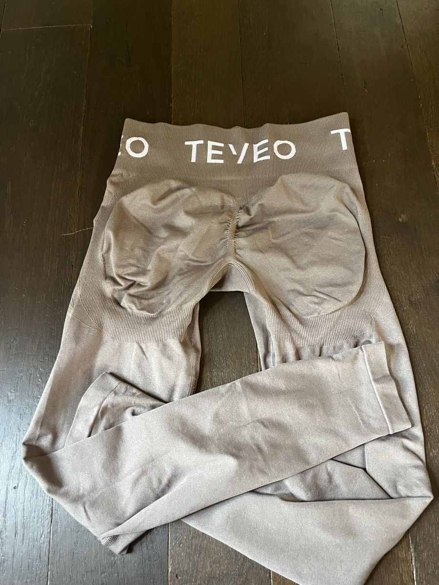 Teveo Leggings: Teveo Signature Leggins – D'occasion à Unterentfelden par ame_tf2n