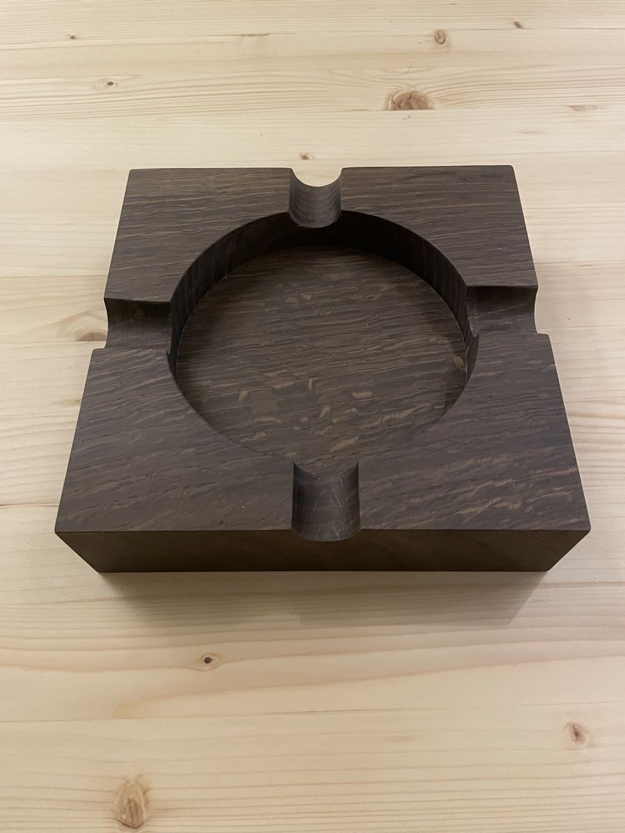 Aschenbecher: Massiv Holz Aschenbecher im einzigartigem Design – Neu (gemäss Beschreibung) aus Seuzach von kaufes8