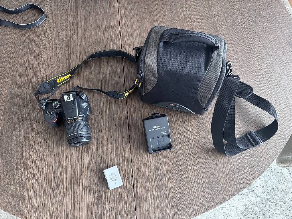 Nikon Fotocamera: Nikon D3500 mit Lowepro-Tasche – Usato da Riehen venduto da dmi_c82q