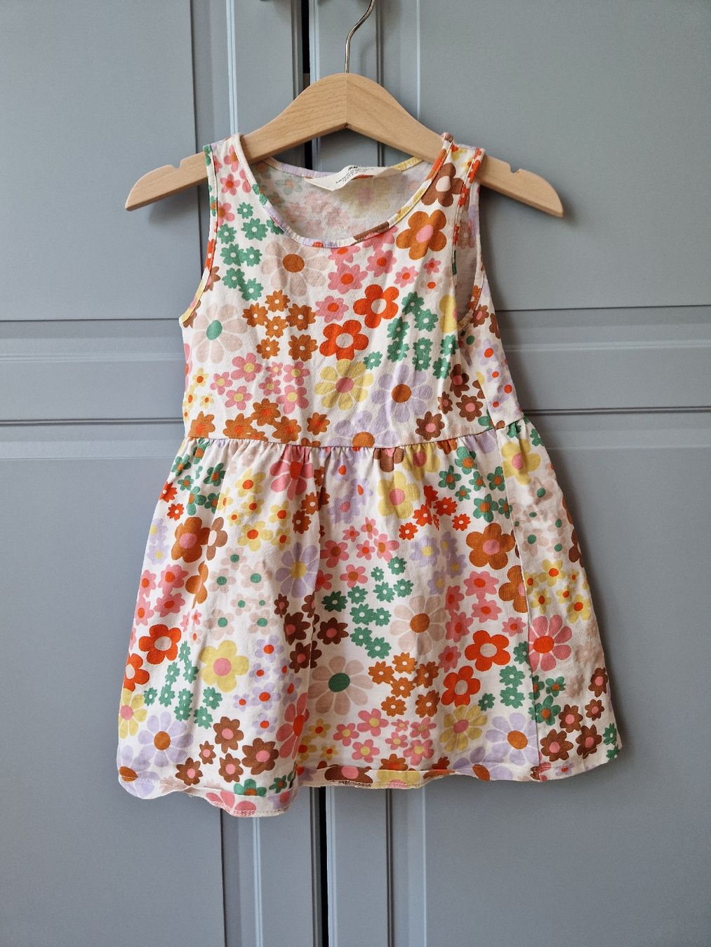 H&M Vestiti & Gonne: Robe enfant à fleurs multicolores T. 98-104 – Usato da Bern venduto da MaurineBeauregard