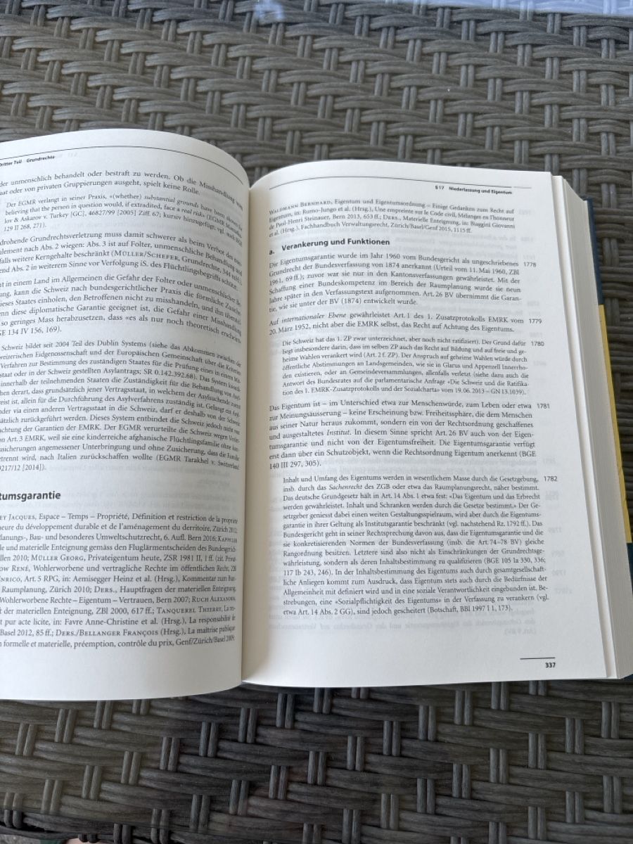 Bücher: Schweizerisches Verfassungsrecht  – Neu (gemäss Beschreibung) aus Reinach BL von oli_nbx7 4