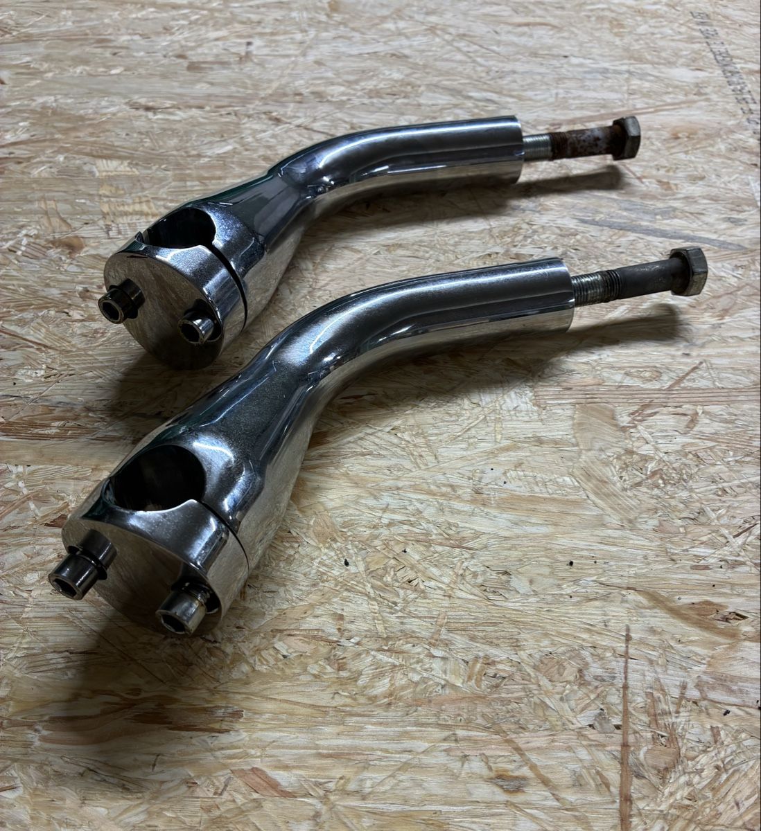 Harley-Davidson Toutes les pièces détachées moto: Harley Davidson Riser gebogen – D'occasion à Muttenz par Jordan4127 1