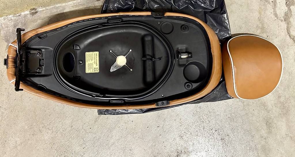 Panchine: Leder Sitzbank Luxury Edition  – Usato da Zürich venduto da Leo-Lua 3