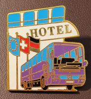 T582 - Pin Reisecar Car Mercedes Hotel