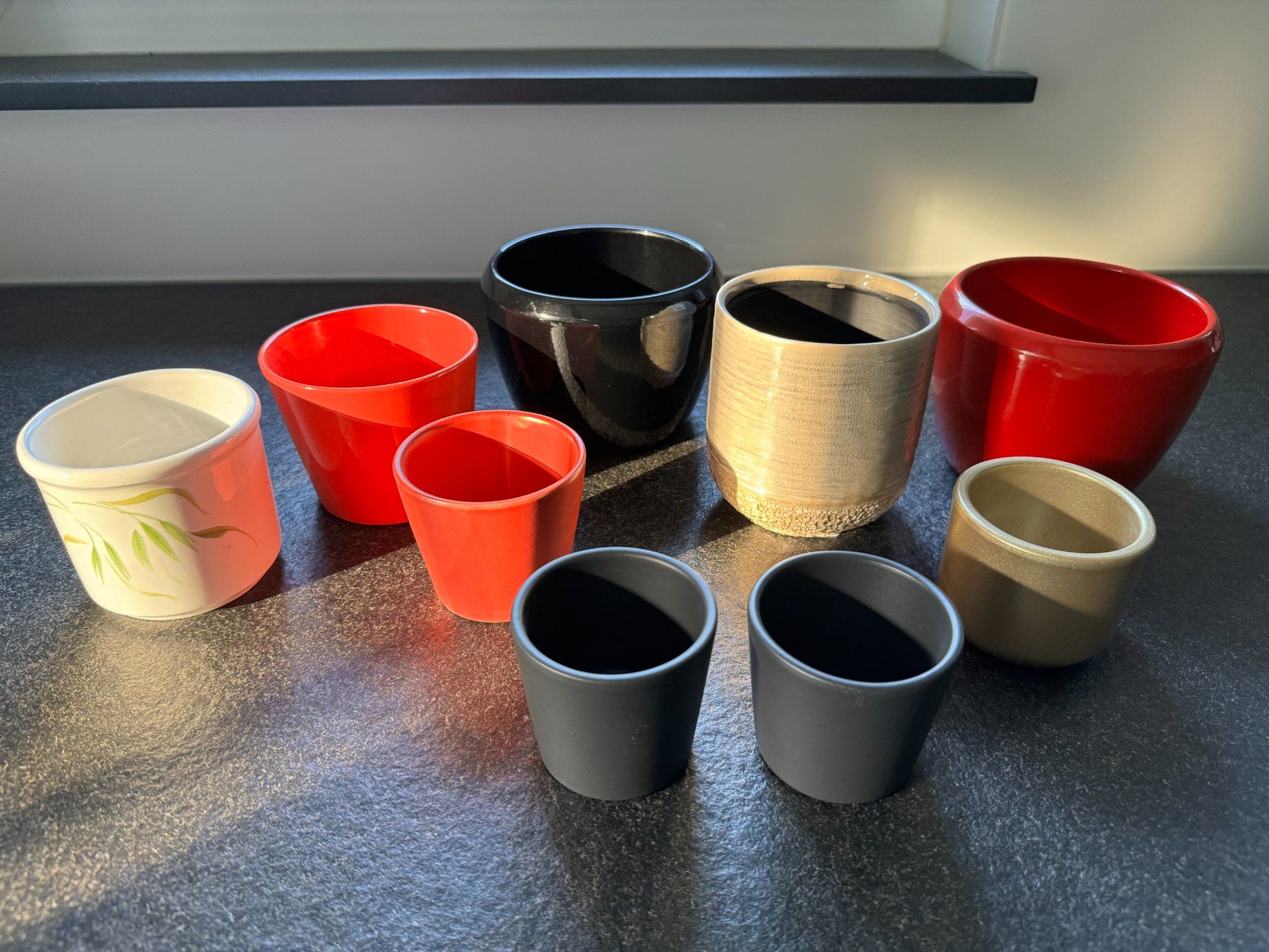 Blumentöpfe: Blumentöpfe, Blumenübertöpfe assortiert, 9 Stk. – Gebraucht aus Schönenberg an der Thur von ottawa06 1