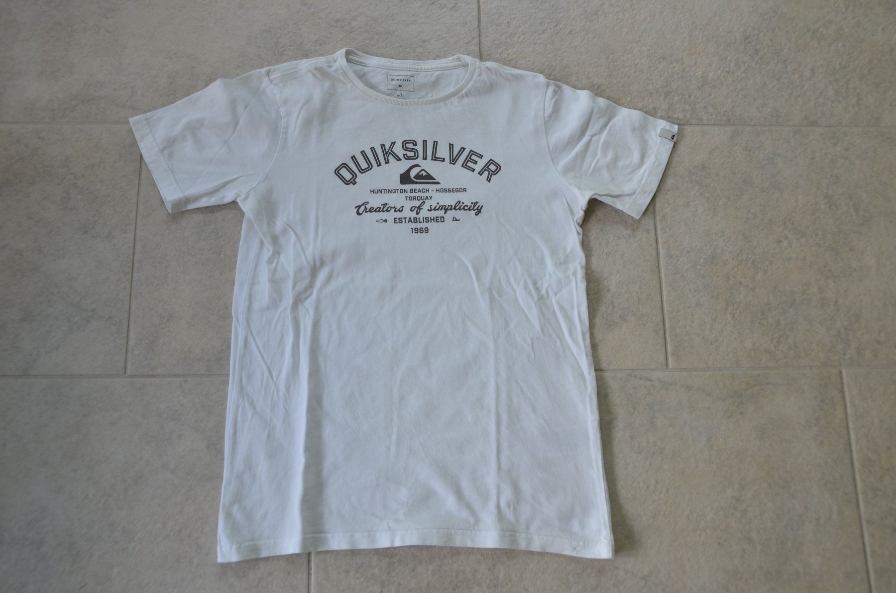 Quiksilver T-shirt: T-Shirt Quiksilver Grösse 146/152 – Usato da Schleinikon venduto da kissa07