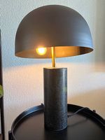 Lampe mit Marmorsockel