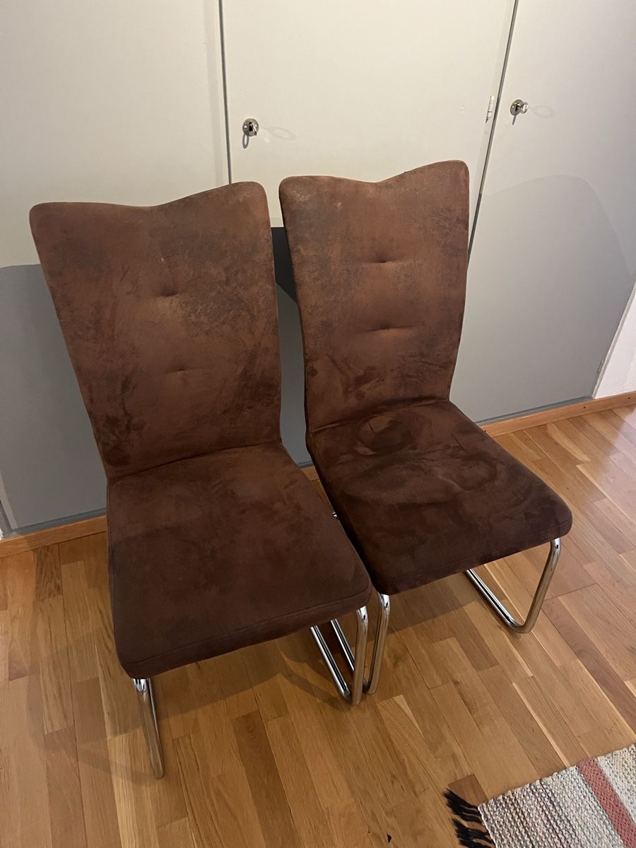 Chaises: 2 Essstühle braun – D'occasion à Chur par zimx11