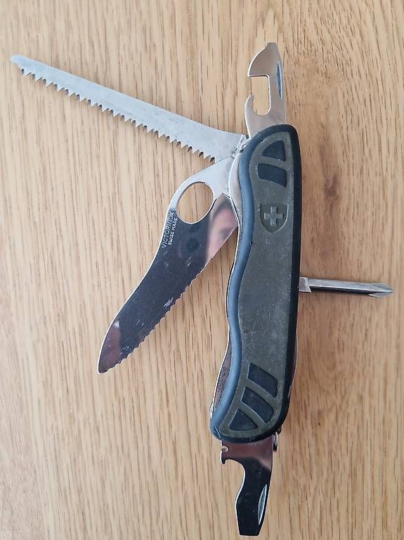 Couteaux de poche: Sackmesser – D'occasion à Einsiedeln par Nw2212