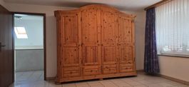 Kleiderschrank