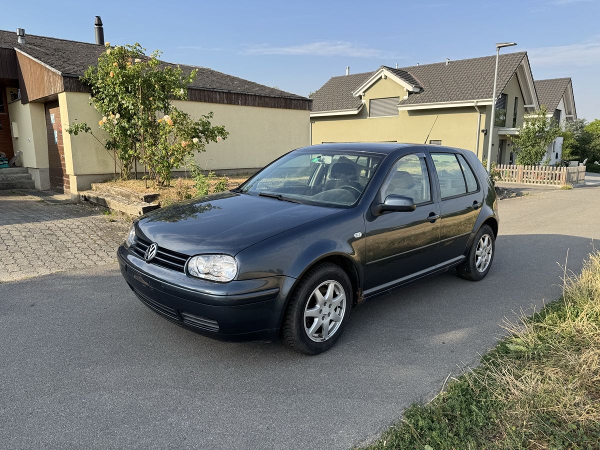 VW Automobili: Vw Golf 4 1.6 – Usato da Mattstetten venduto da Janick12