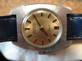 ERGO KLEINE  UHR.HANDAUFZEUG .17 JEWL.LÄÜFT.