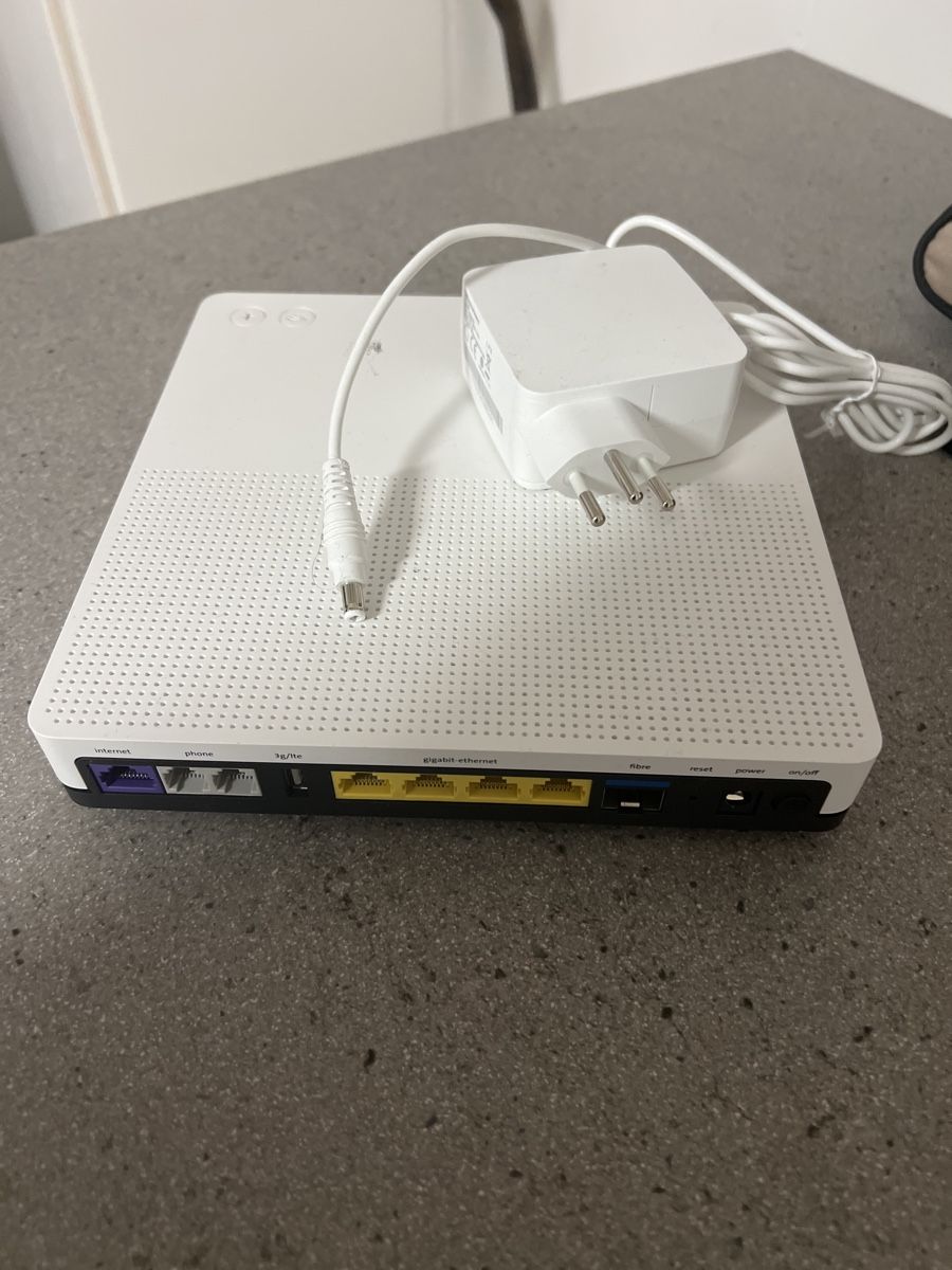 Swisscom Modem & Router: Internet-Box Swisscom VRV9519 – Usato da Morges venduto da Alexys23 1