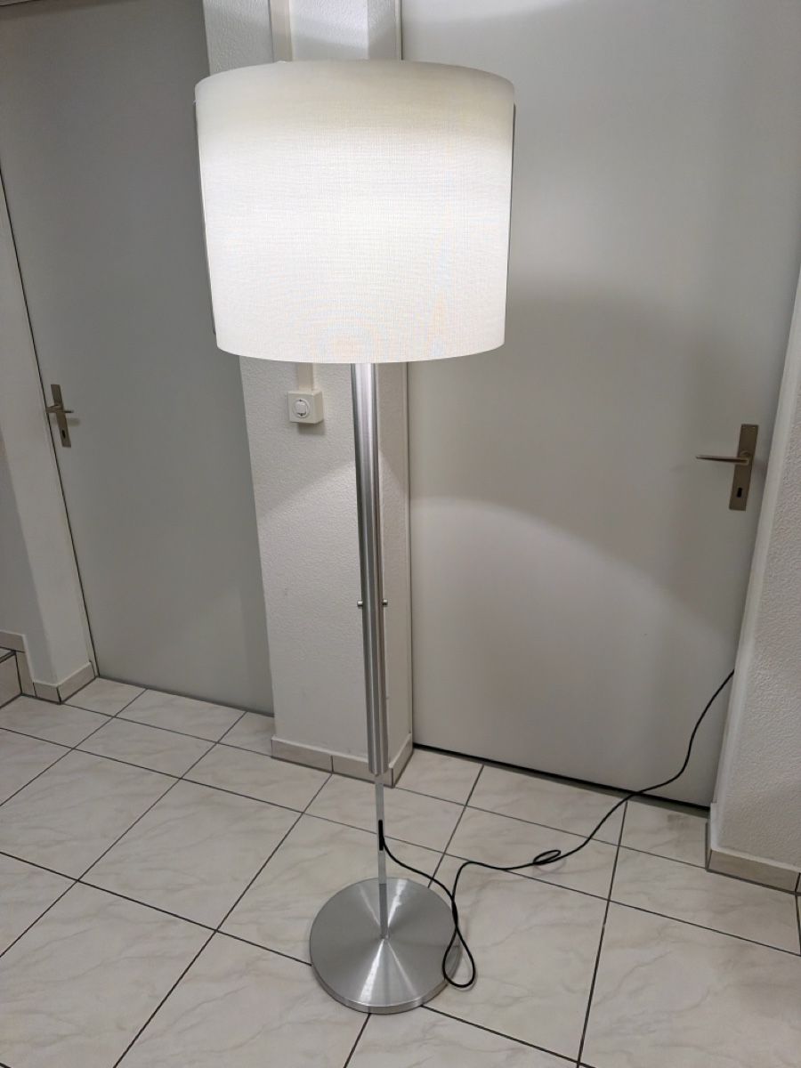 Lampade: Stehlampe Serien Lightning Jones Master ca 45 cm Schirm – Usato da Alpnach Dorf venduto da CK_Alpnach