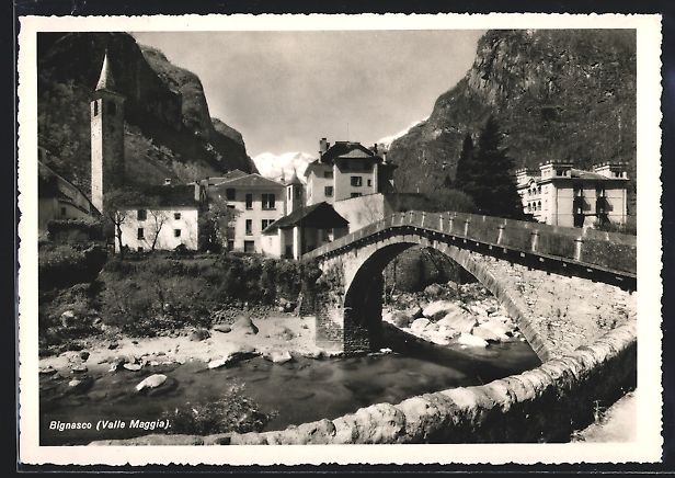 Cartes postales: Bignasco, Brückenpartie mit Gebäudeans – D'occasion à Berlin par bartko-reher