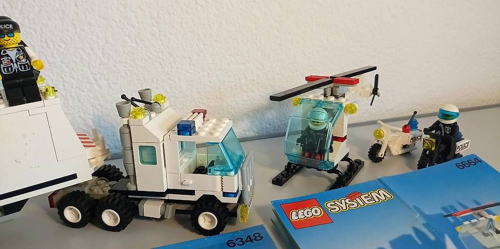 Giocattoli: Lego Polizei, Krankenwagen VERSAND INKLUSIVE – Usato da Giswil venduto da Anubis20 3