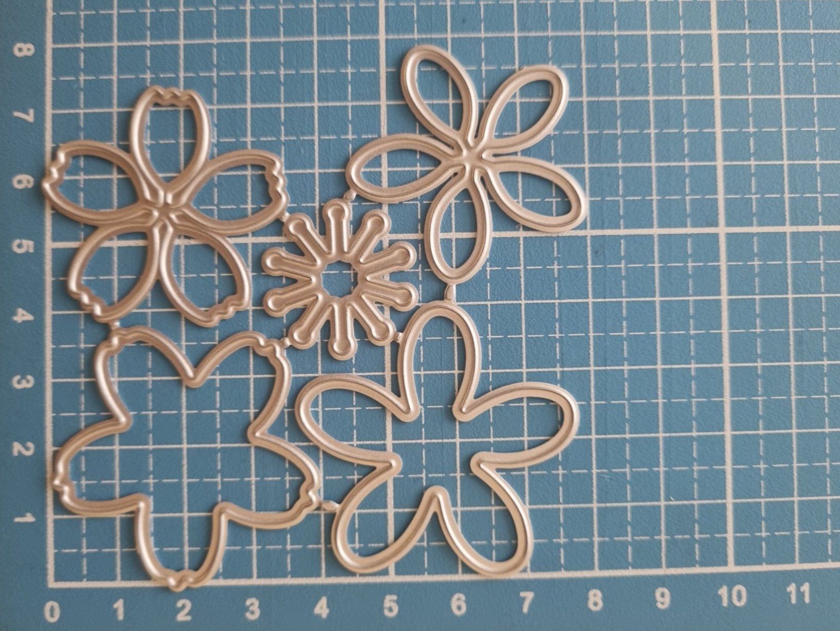 Sciablone: Stanzschablone Nr.123, Blumen (Sizzix geeignet) – Nuovo e nell'imballaggio originale da Gretzenbach venduto da Fliegepilz56 1