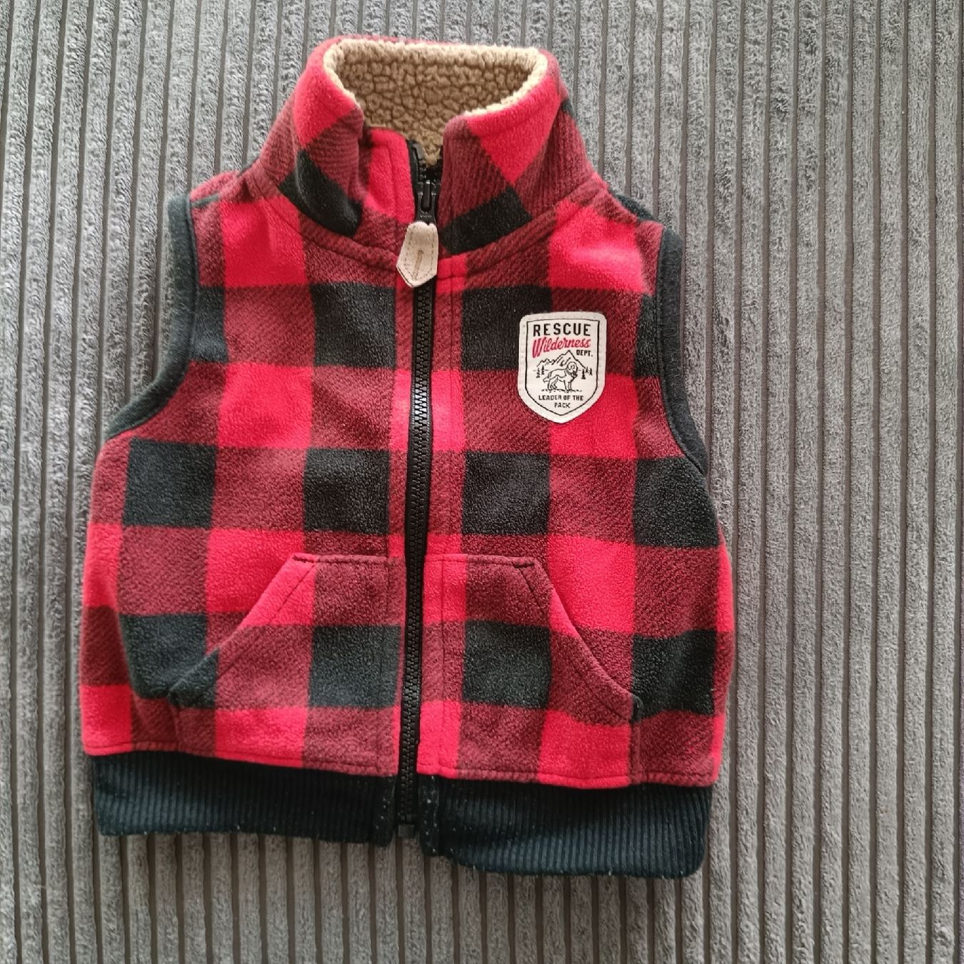 Sonstige Jungenkleidung: Gillet Grösse 56 – Gebraucht aus Jaberg von urig17.