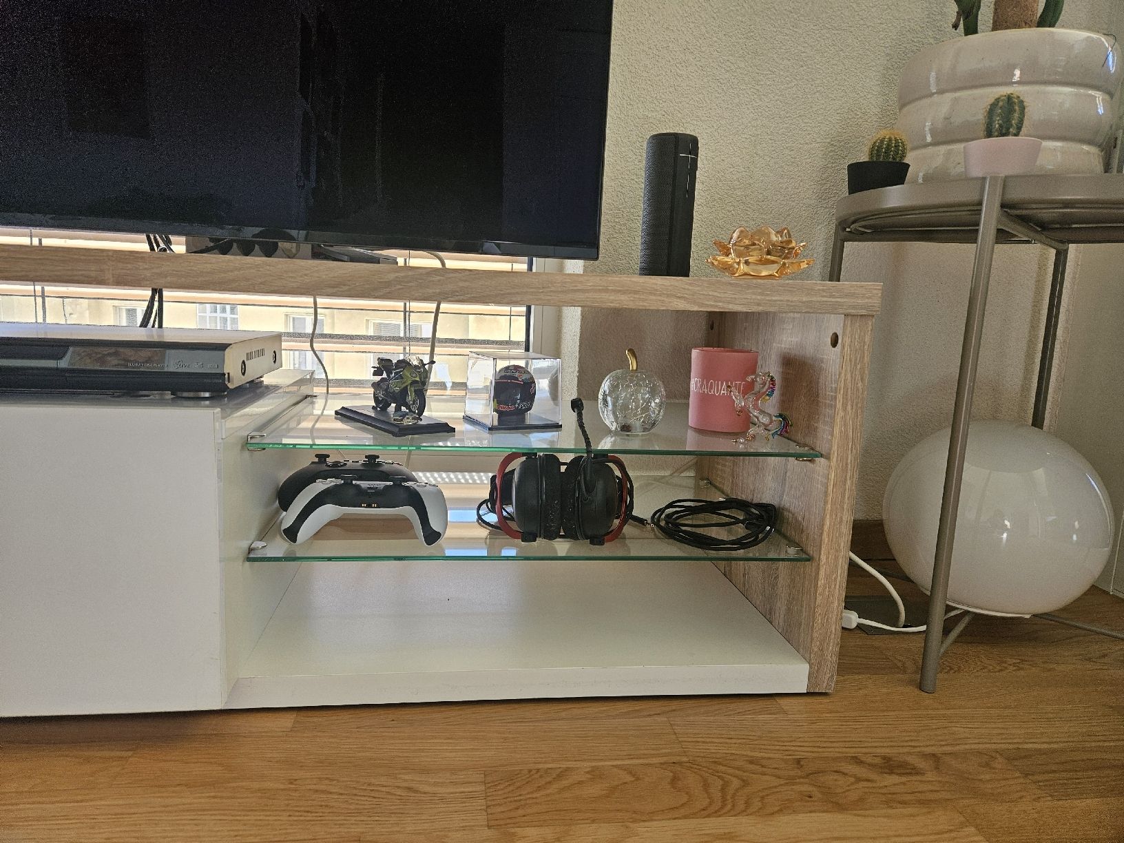 Conforama Mobili TV: Meuble TV moderne avec rangement – Usato da Morges venduto da Mlle_Croft_91 1