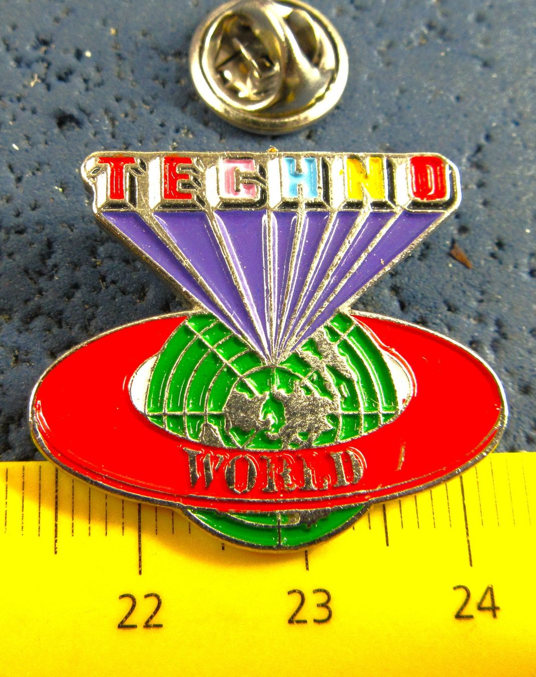 Swiss Placchette & Badge: TECHNO WORLD PIN – Usato da Ettingen venduto da Hausi4711