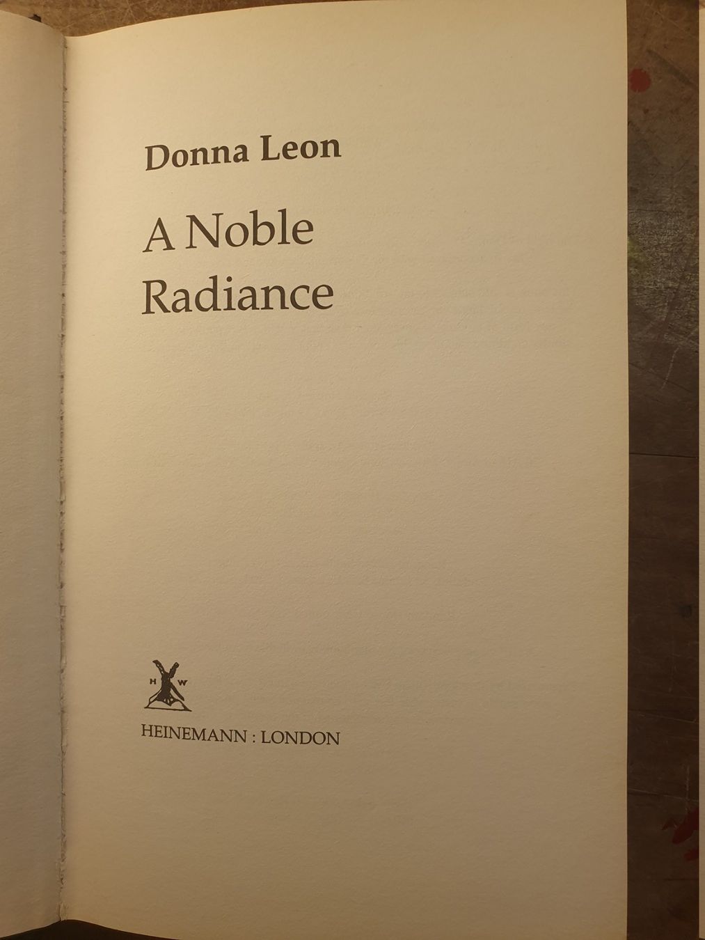Libri: A Noble Radiance - Donna Leon – Usato da Zürich venduto da loosebone 3