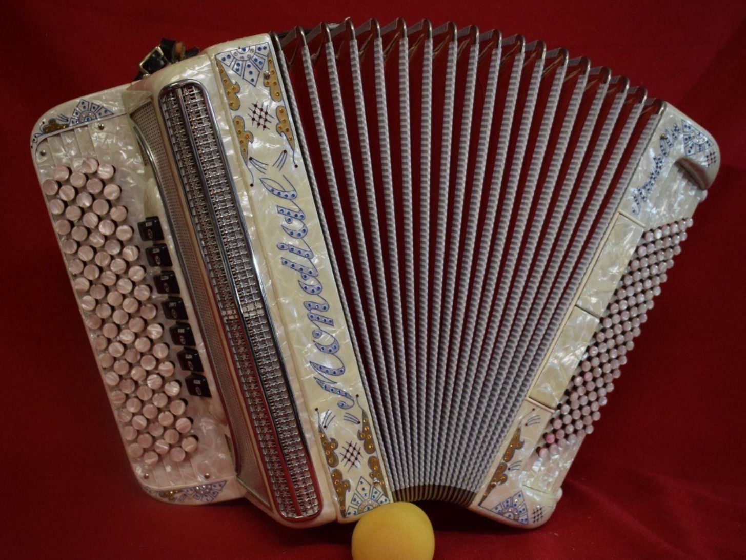 Strumenti musicali: Akkordeon chromatisch Mondial Stradella – Usato da Zürich venduto da baumusik 3