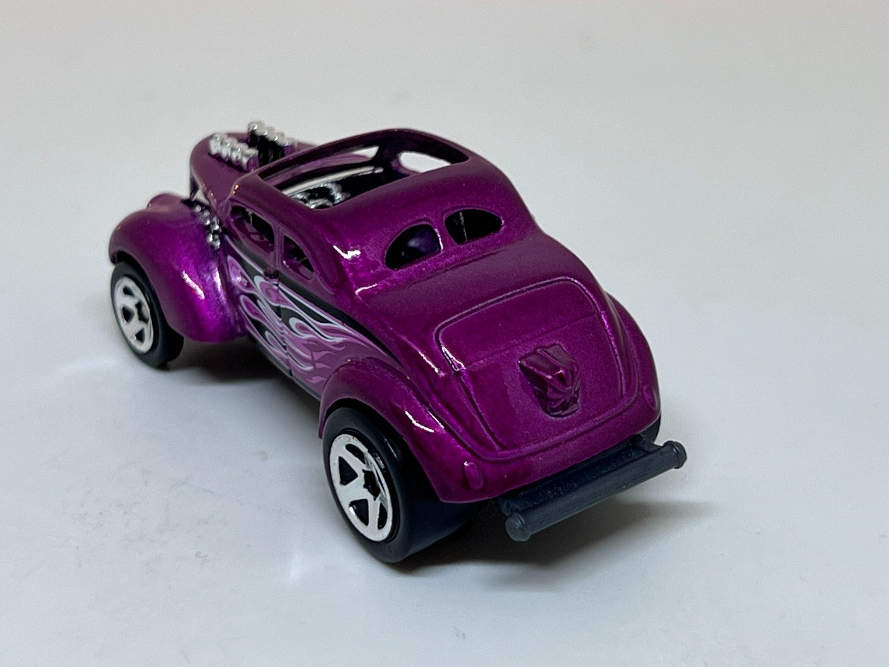Hot Wheels Modellini d'auto: Hot Wheels Pass 'N Gasser #384 – Usato da Wildegg venduto da LaaBoutique 2