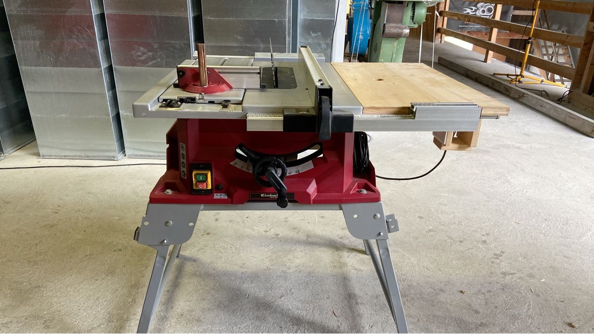 Einhell Seghe: Einhell Tischkreissäge TC-TS 2025 UF/S – Usato da Dübendorf venduto da ramstein66