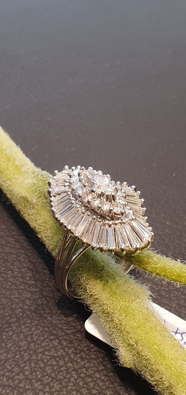 Anelli: Solitär Entourage Diamanten Ring Platin – Usato da Unterägeri venduto da Altgoldschmuck 6