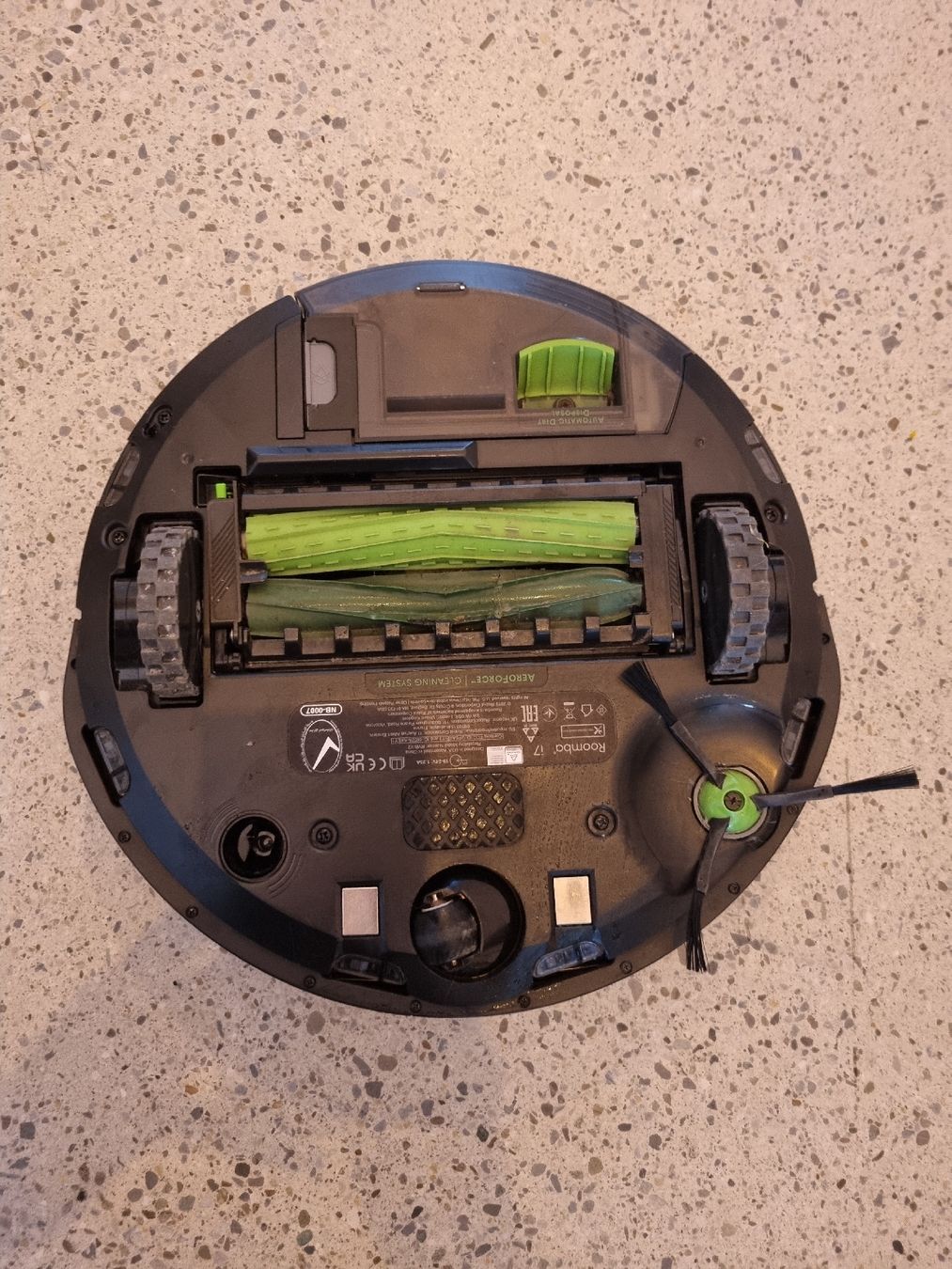 Irobot Aspirateurs & Accessoires: Aspirateur Robot iRobot Roomba i7+ – D'occasion à Crissier par nkummer1 5