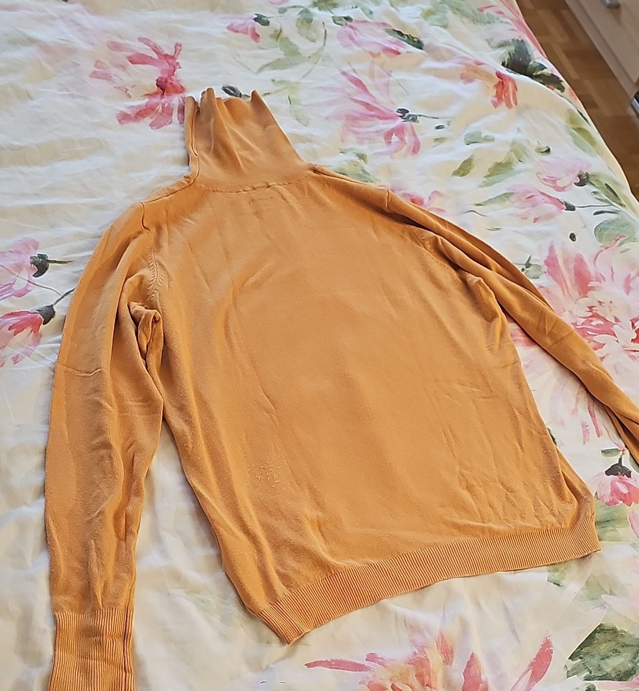 Maglioni & Felpe: Pull à col roulé orange en coton doux – Taille L – Usato da Monthey venduto da Chez-Dani-81
