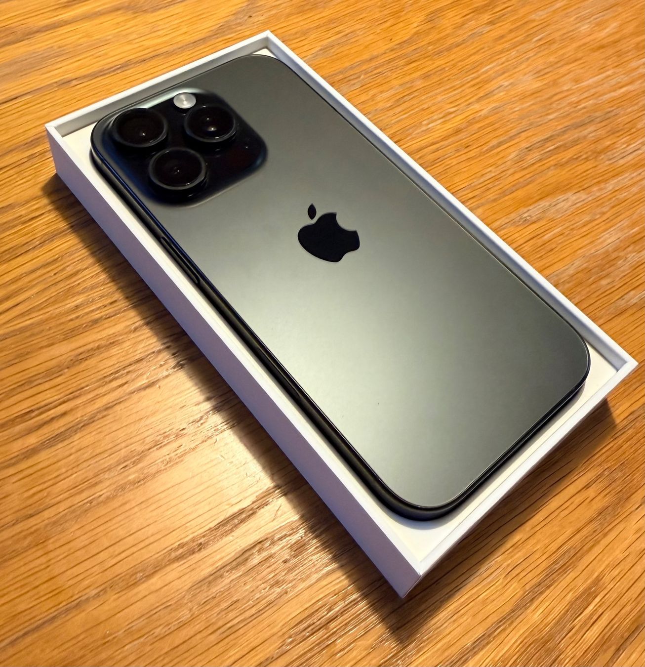 Apple Handys / Smartphones: Apple iPhone 16 pro 128gb – Gebraucht aus Bern von Broltchi 1